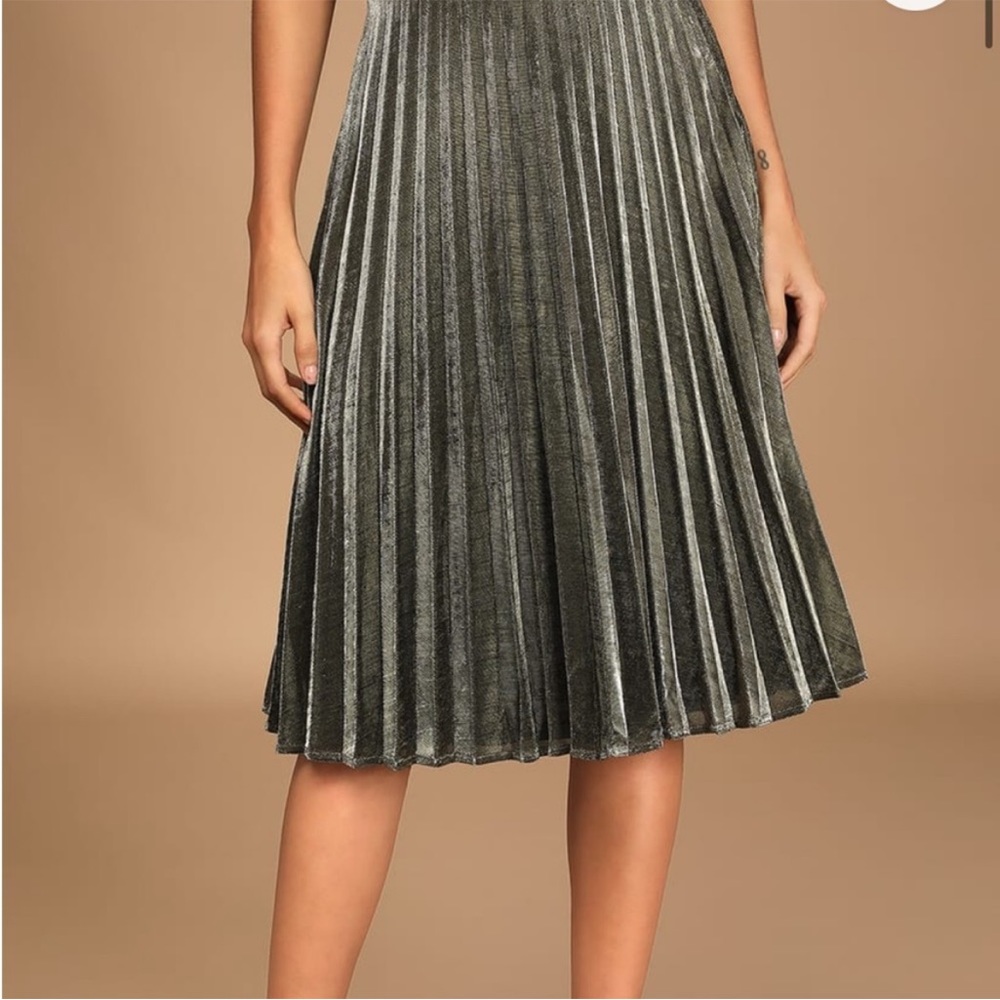 Lulus Star Shine Gold Pleated Midi Skirt size small - Picture 2 of 5